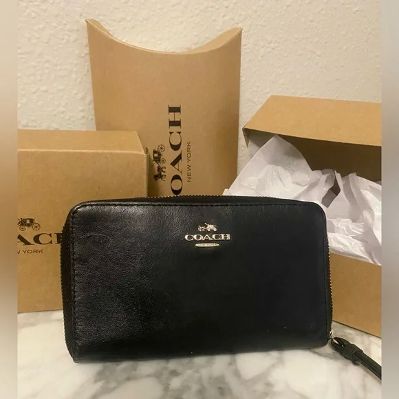 Coach Smooth Leather Universal Zip Case | Wristlet - Picture 7 of 7